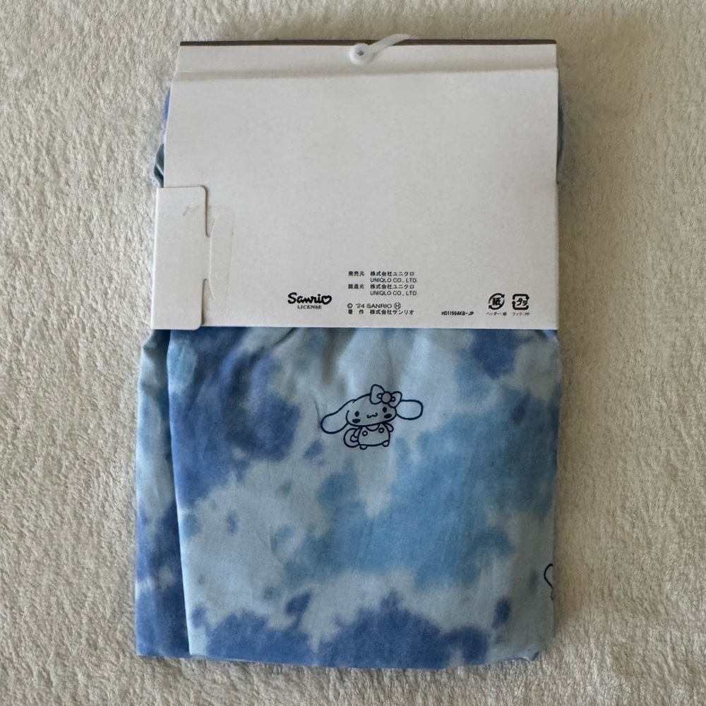 NWT Uniqlo Hello Kitty 50th Anniversary Cotton 3/4 Shorts size medium - Picture 2 of 3